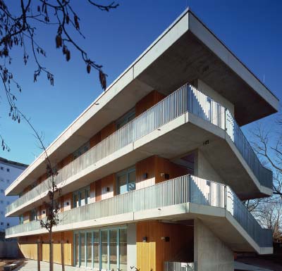 سازه ها و ساختمان های پیش ساخته بتنی و مزایای آن